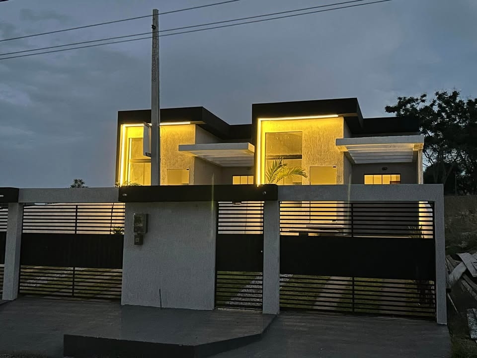 Casa Moderna em Nova Iguaba